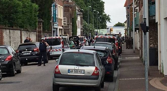 Estado Islâmico reivindica autoria de ataque em igreja da França