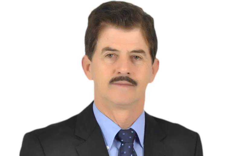 Líder em Indústria Moveleira Líder em Indústria Moveleira