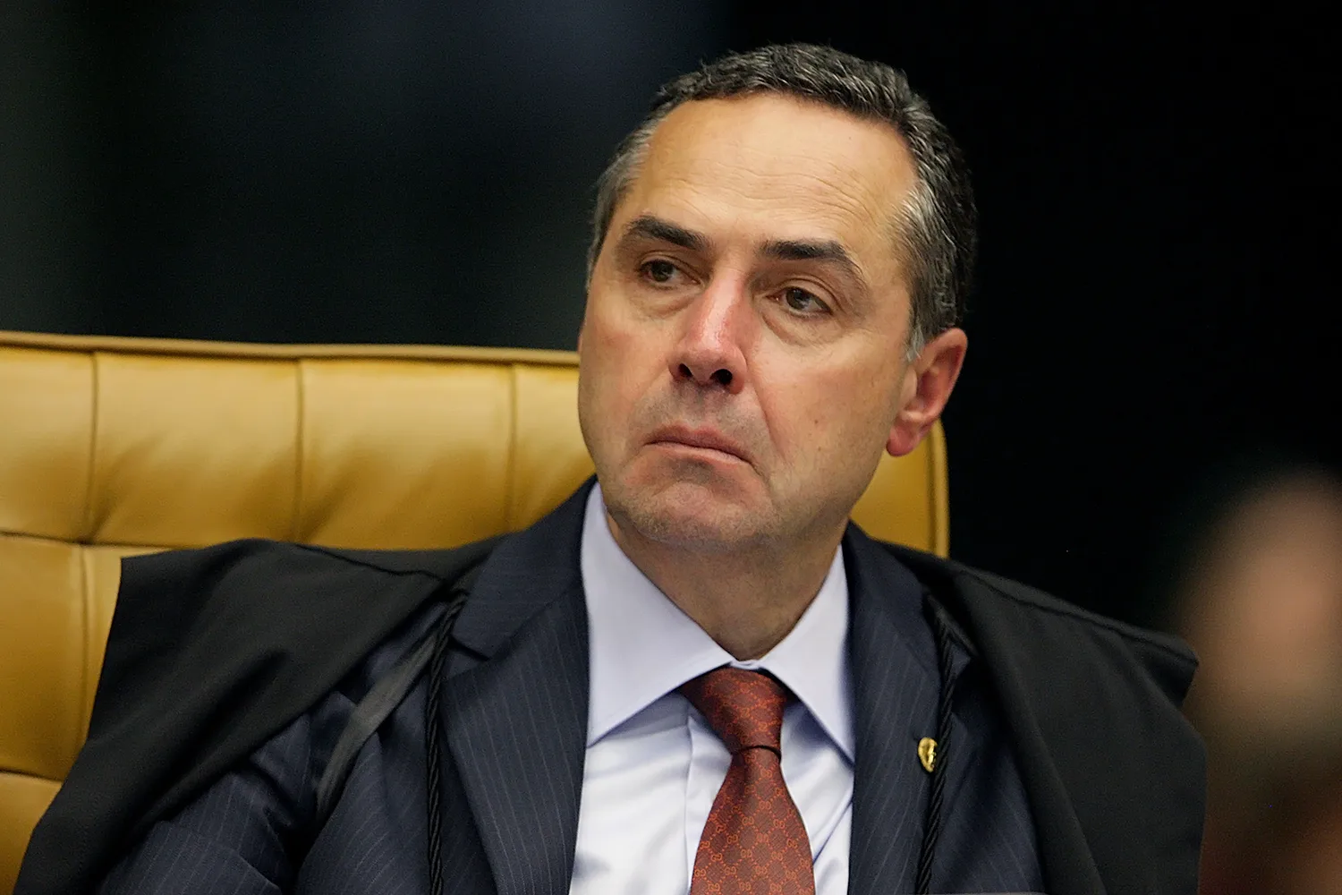 Barroso nega pedido de juízes para barrar divulgação nominal de salários no TRF-2