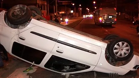 Mulher é roubada enquanto recebia socorro após se ferir em acidente na Serra