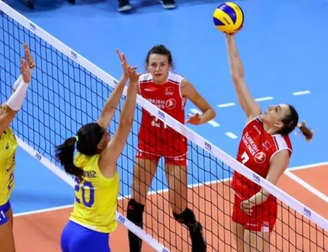 No tie-break, Brasil vence Turquia na casa da rival e reage no Grand Prix