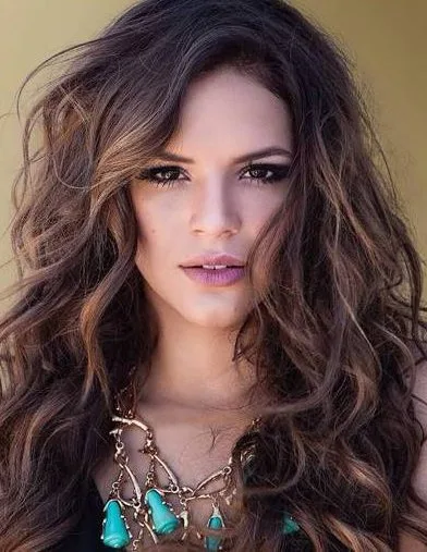 Suposta gravidez, antipatia e ataques de estrelismo fazem atriz Bruna Marquezine perder título de boa menina