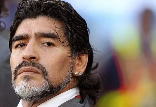 Maradona lamenta Neymar fora: "Estamos todos tristes"