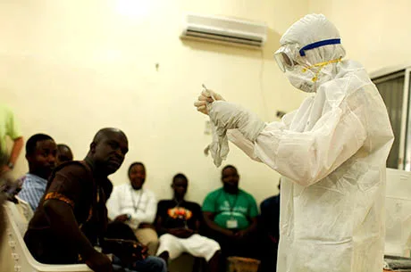 Ebola matou 2.296 pessoas neste ano, quase metade nos últimos 21 dias