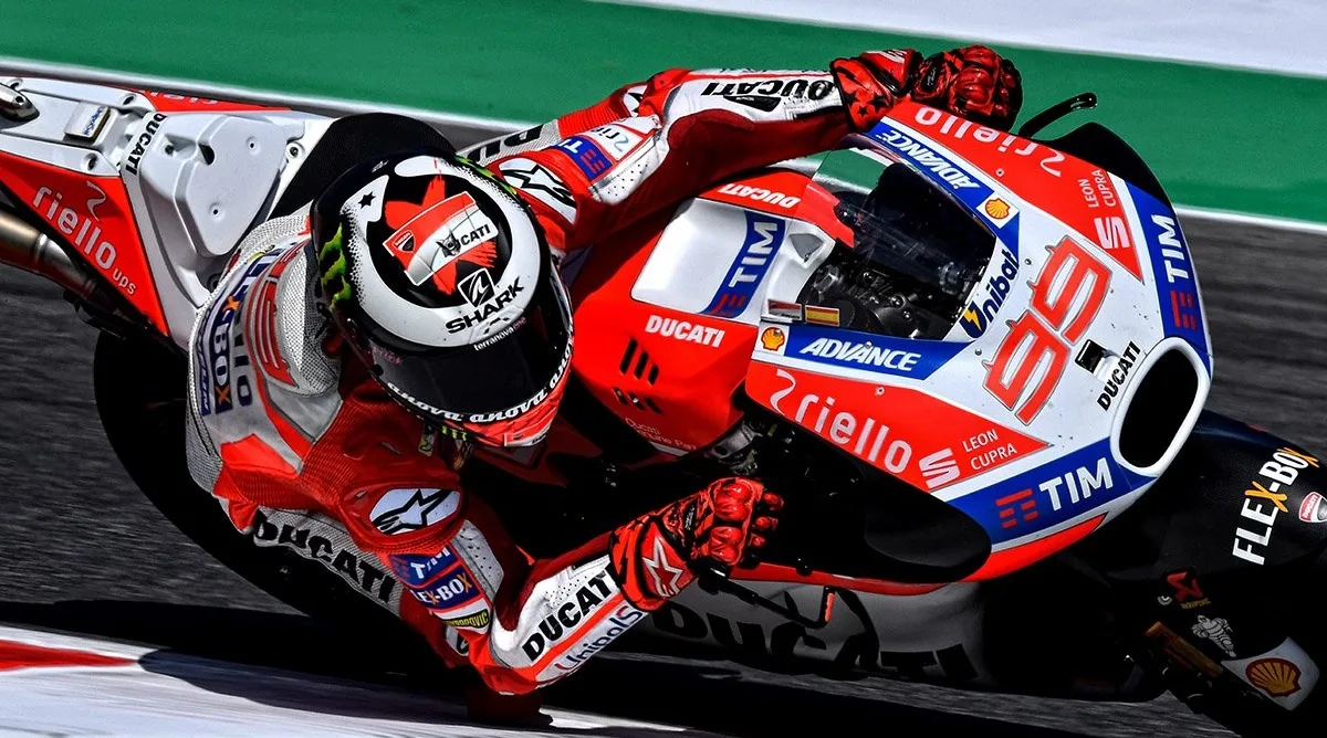 Márquez cai e Lorenzo lidera 1º dia de treinos da MotoGP em Valência