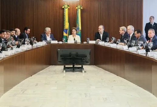 Presidente Dilma se reúne com ministros no Palácio do Planalto