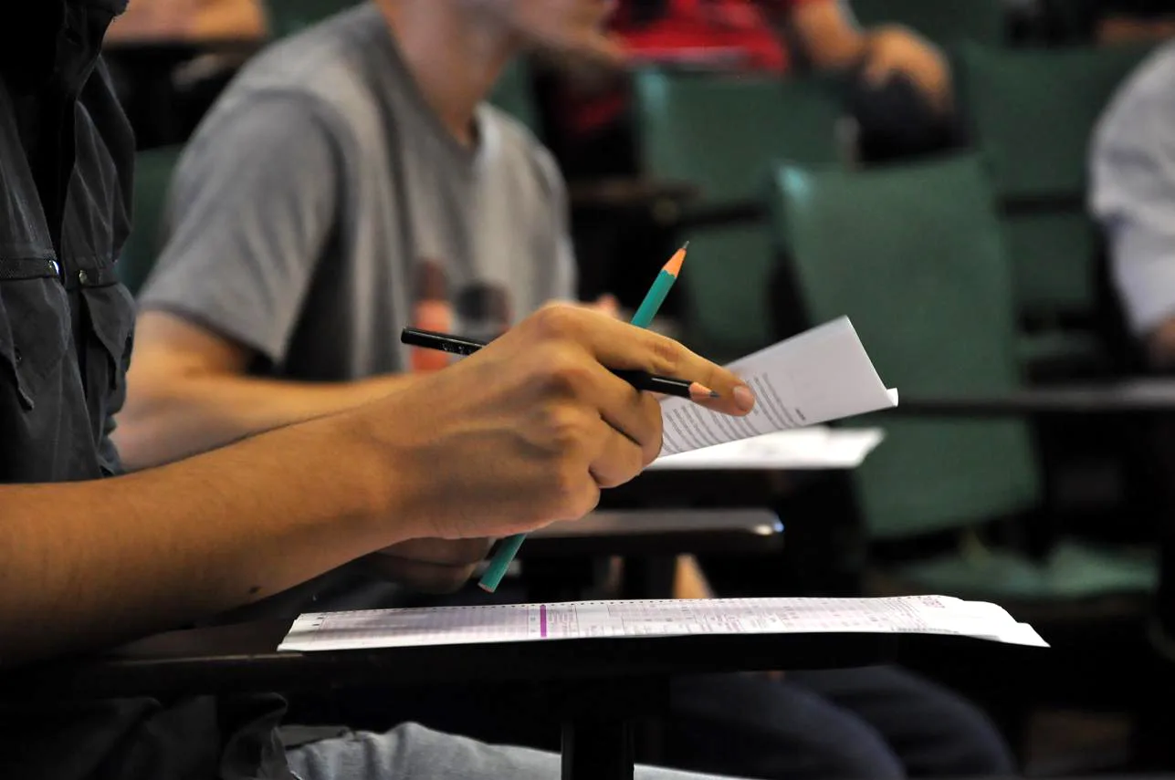 Mais de 551 mil estudantes fazem provas do Enade neste domingo