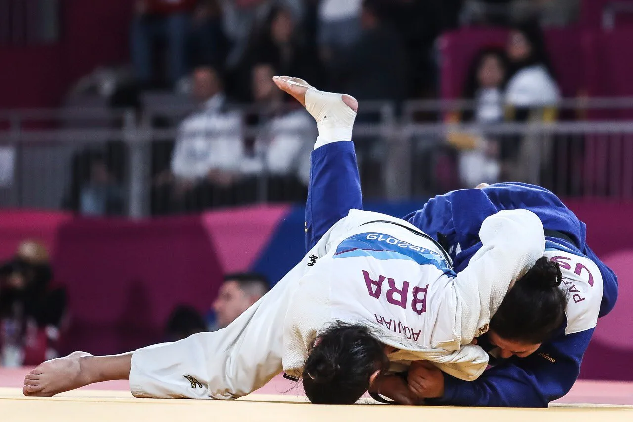 Mayra Aguiar sofre lesão e fica fora do último dia do Grand Slam de Brasília