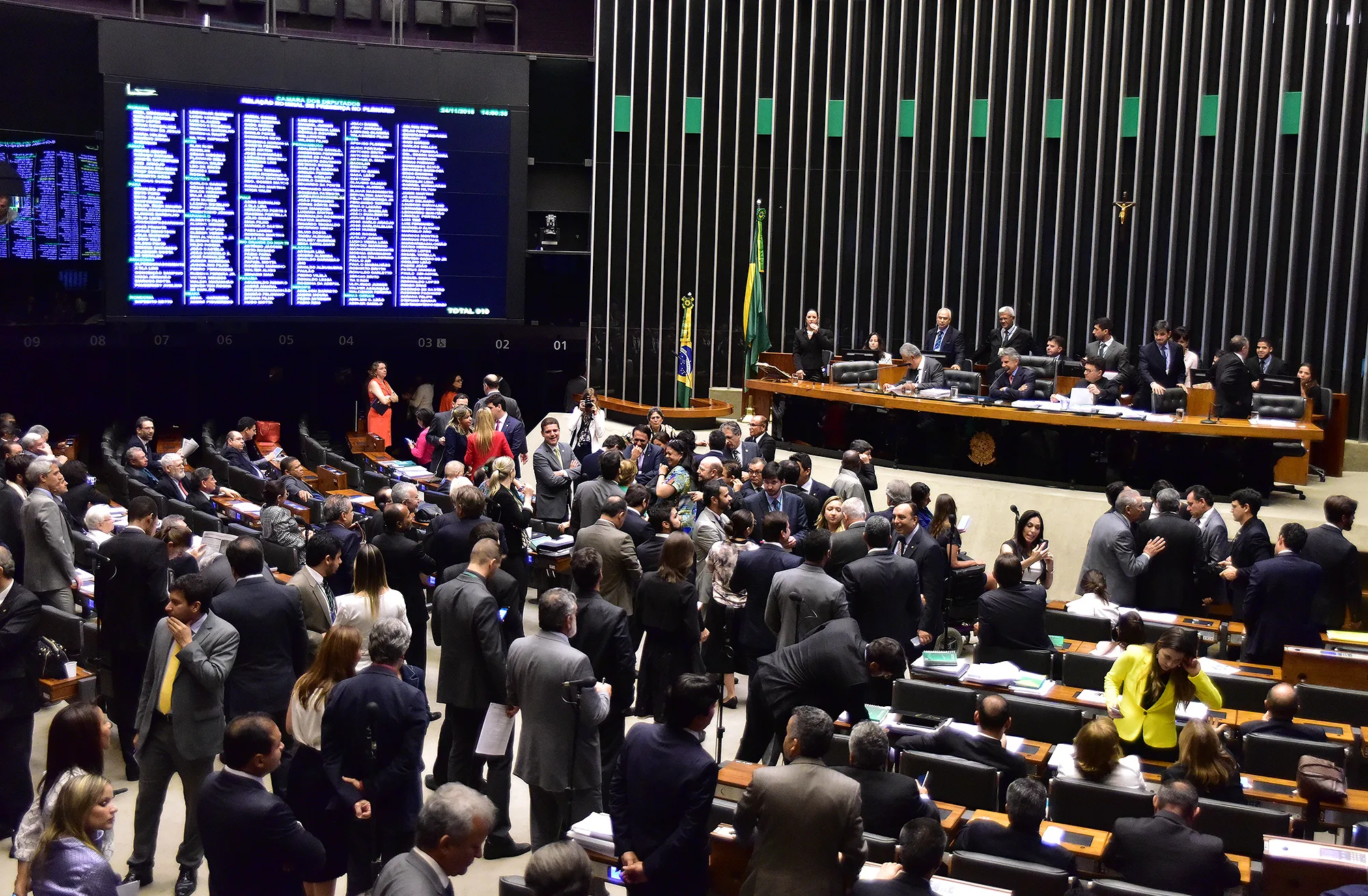 Deputados capixabas dizem ser contra projeto que anistia o caixa dois