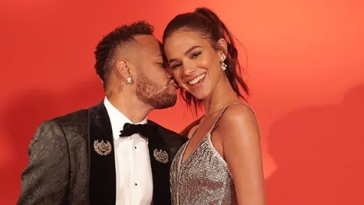 Após comentário de modelo, fãs suspeitam que Bruna Marquezine e Neymar estão morando juntos!