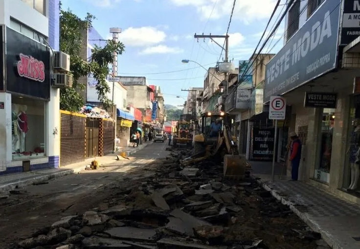 Começam obras da primeira rua exclusiva para pedestre no polo da Glória