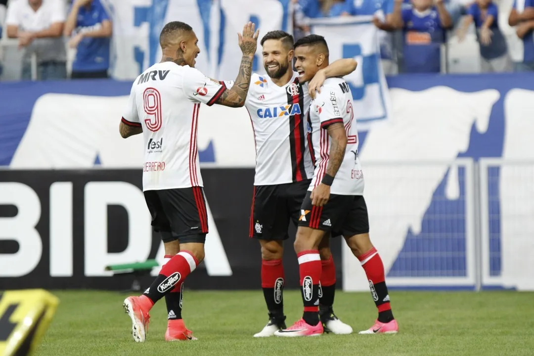 Cruzeiro e Flamengo empatam no Mineirão e desperdiçam chance de subir na tabela