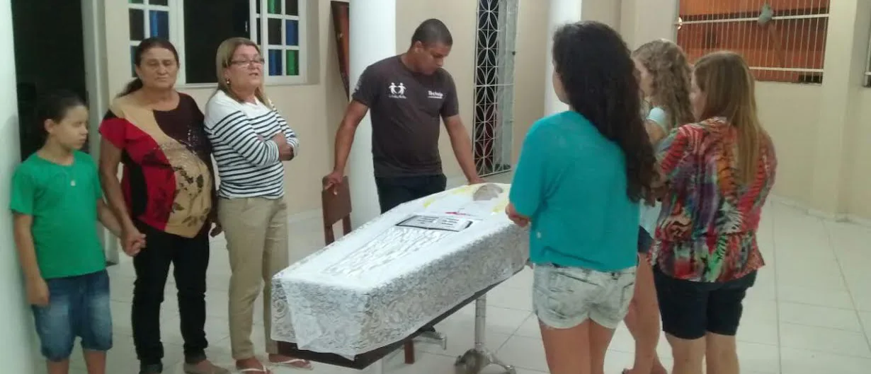 Idosa de 84 anos é agredida por causa de TV, tem costelas quebradas e pulmão perfurado e morre em Cariacica