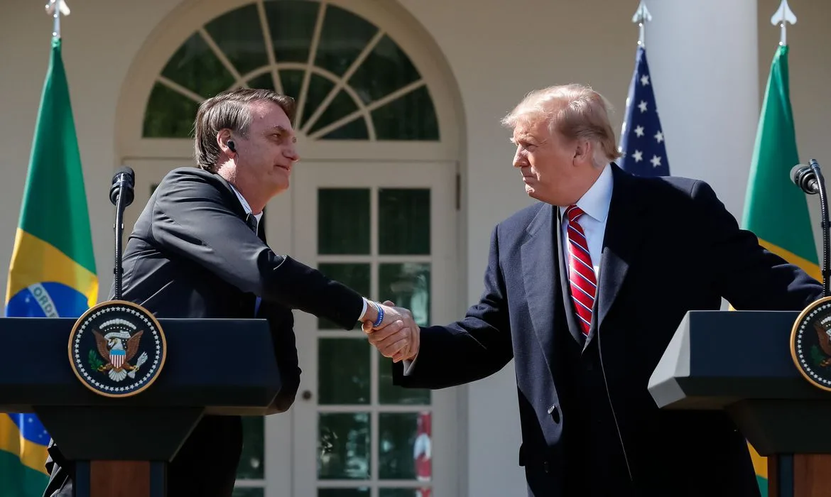 (Washington, DC – EUA, 19/03/2019) O Senhor Donald Trump, Presidente dos Estados Unidos da América, cumprimenta o Presidente da República Jair Bolsonaro. Foto: Alan Santos/PR