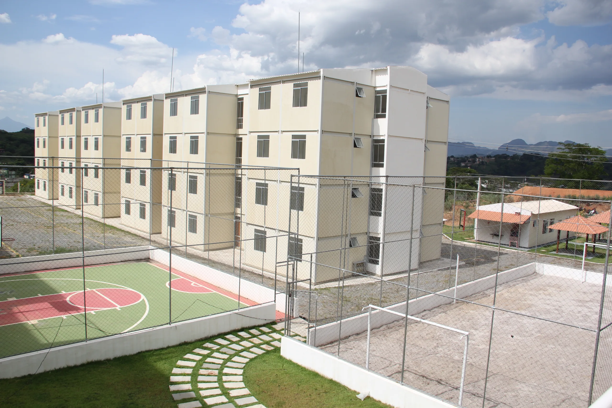 Governador e ministro das Cidades participam de entrega de unidades habitacionais em Cachoeiro