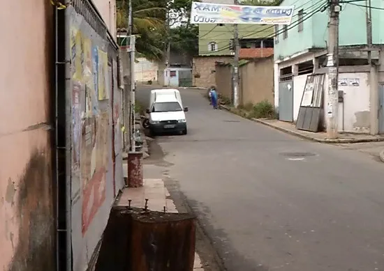 Rapaz é assassinado a tiros dentro de bar na Serra