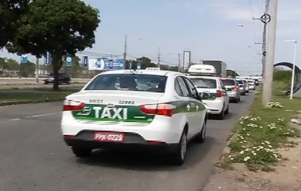 Enterro de taxista espancado até a morte reúne dezenas de profissionais na Serra