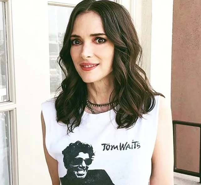 Winona Ryder deve testemunhar a favor de Johnny Depp e dizer que o ator nunca foi abusivo, diz site