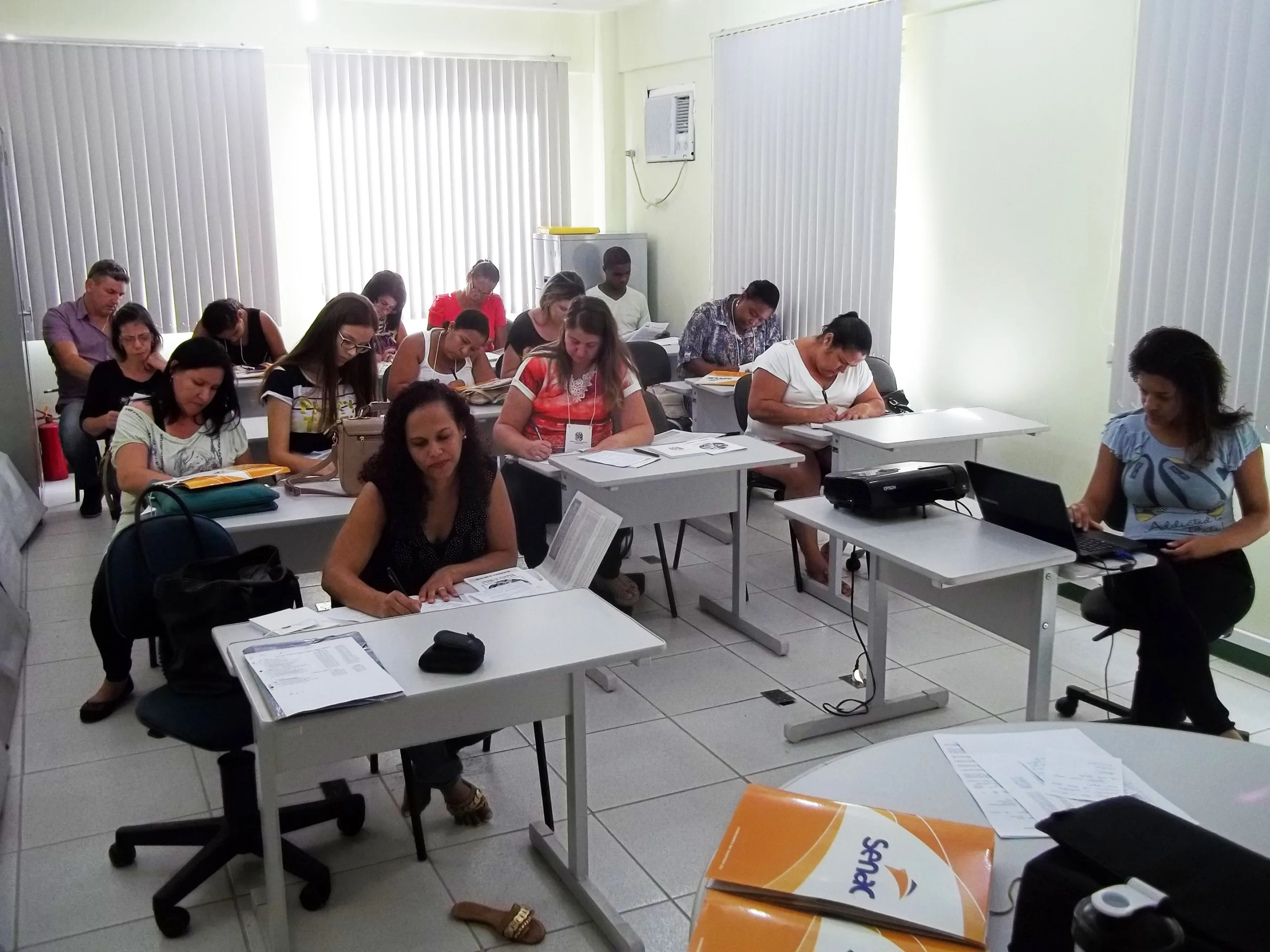 Cachoeiro oferece curso gratuito de inglês para trabalhadores de hotéis e restaurantes