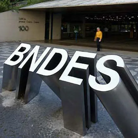 BNDES tem 18 operações em análise que implicam R$ 3 bi em emissões, diz Coutinho