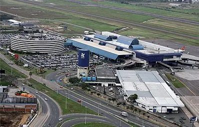 Jovem é executado com dez tiros no aeroporto Salgado Filho, em Porto Alegre