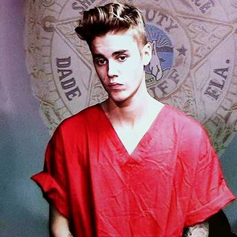 Empresário de Justin Bieber revela cantor em 2014: "Ele estava em um lugar muito escuro"