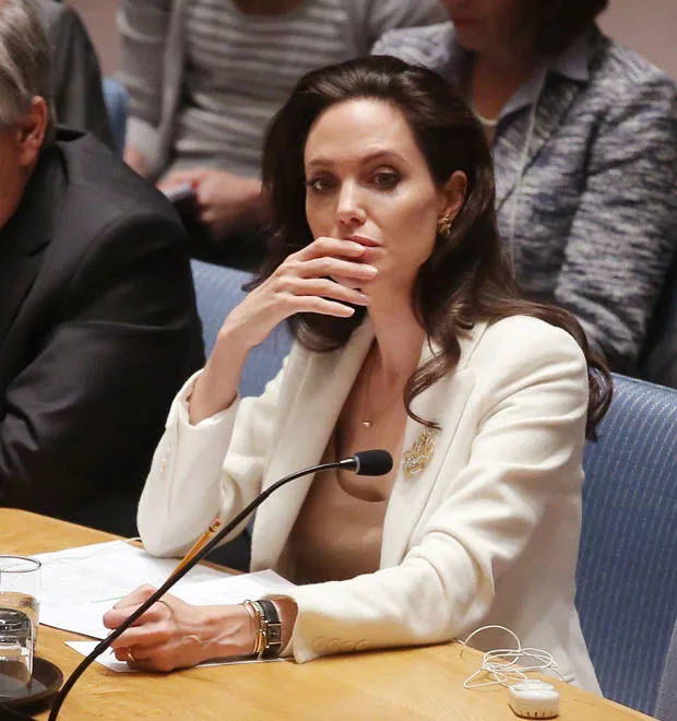 Angelina Jolie comparece à reunião da ONU e debate sobre a Síria