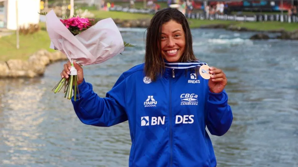 Brasileira conquista o ouro no Mundial Sub-23 de canoagem slalom na Polônia