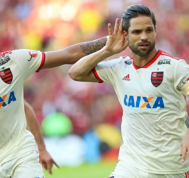 Flamengo aposta no poderio ofensivo contra o Corinthians para seguir na ponta do Brasileirão