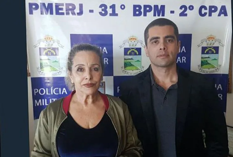 Dr Bumbum e mãe são presos pela PM dentro de centro empresarial na Barra