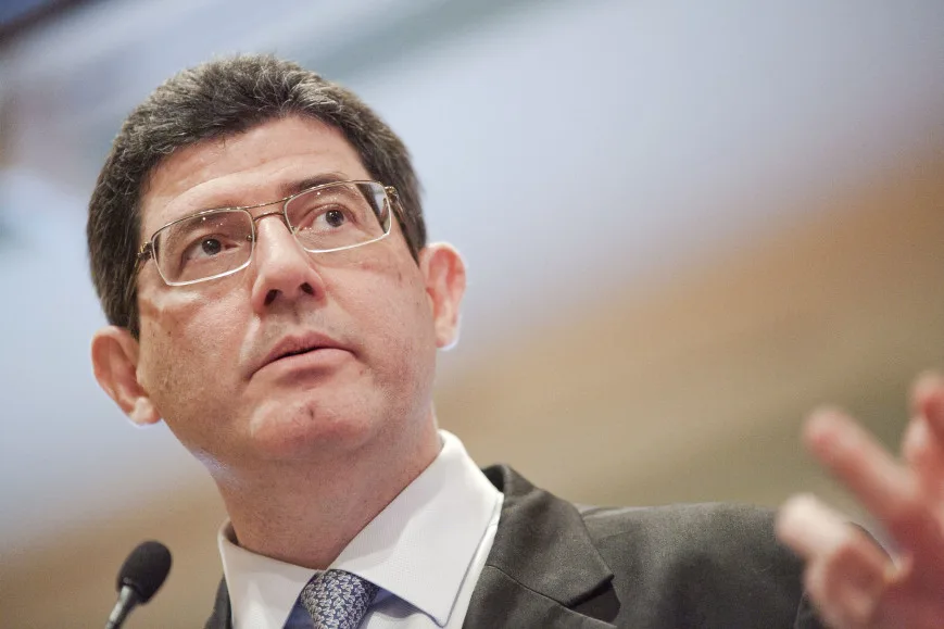 Joaquim Levy, chief strategy officer of Bradesco Asset Management Ltd., speaks at the FinanceAsia Brazil Investment Summit in Hong Kong, China, on Tuesday, Nov. 29, 2010. Brazil’s economy is expected to expand 7.3 percent this year, Banco do Brasil Deputy Governor Luiz Pereira said today in Hong Kong, reiterating the central bank’s forecast. Photographer: Thomas […]