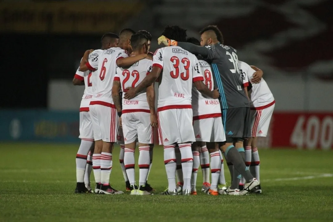 Flamengo celebra boa atuação defensiva em vitória sobre o Santa Cruz