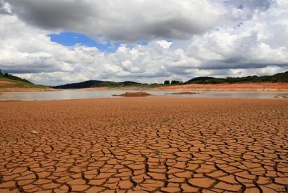 Crise hídrica já preocupa comércio e indústria paulista