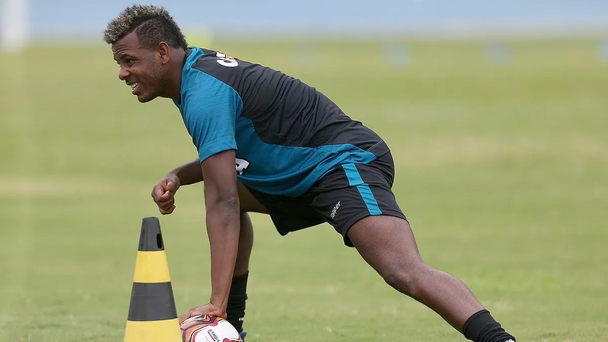 Marcos Vinícius elogia novo treinador do Botafogo e espera sequência para brilhar