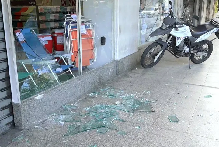 Loja é arrombada no Centro de Vitória