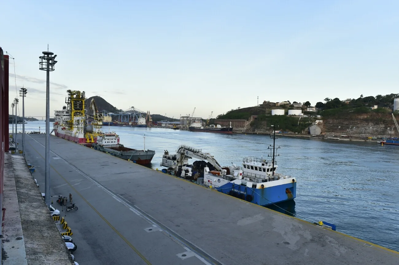 Porto de Vitória ganhará mais competitividade com obras, diz governador