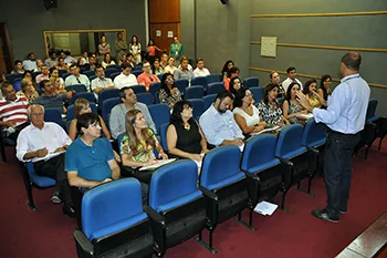 Curso intensivo para novos deputados sobre regras da Assembleia Legislativa do Estado