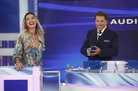 Silvio Santos questiona se Dani Bolina é periguete e brinca com voz da ex-panicat