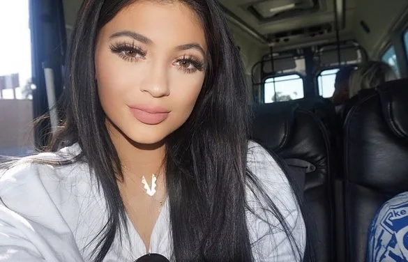 Fim da polêmica: Kylie Jenner assume que fez preenchimento labial