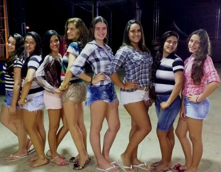 Candidatas disputam o título de ‘Garota Country’ da festa do Clube do Cavalo em Alfredo Chaves