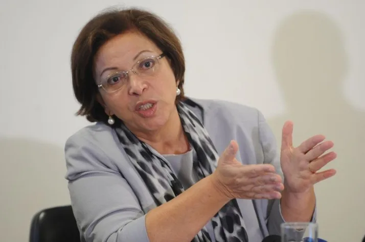 Queda na avaliação do governo Dilma é momentânea, diz ministra Ideli Salvatti