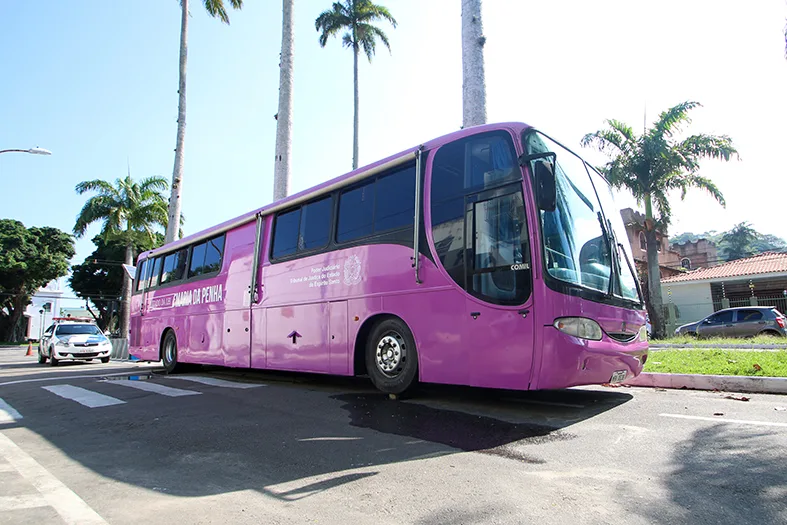 Ônibus Rosa oferecerá auxílio para vítimas de violência doméstica em Vila Velha