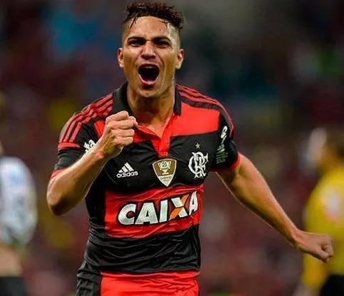 Oswaldo festeja volta de Guerrero ao Flamengo: 'Ele é fundamental'