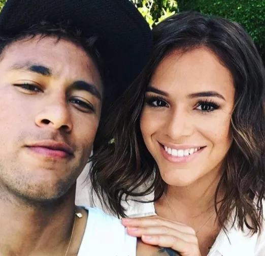 Bruna Marquezine e Neymar trocam mensagens carinhosas nas redes sociais