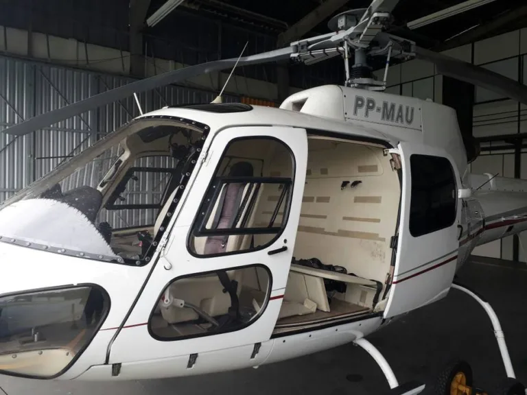 Polícia prende ex-piloto de Perrella e apreende helicóptero em ação contra tráfico de drogas