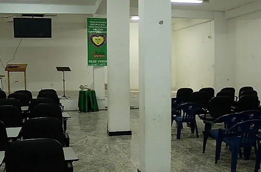 Fiéis são feitos reféns durante assalto a igreja na Serra