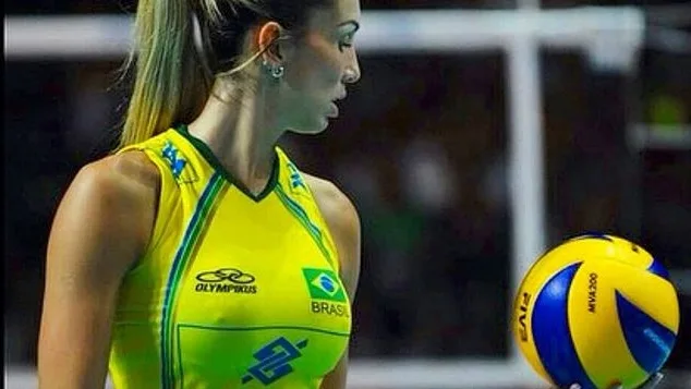 Thaisa comemora retorno à seleção brasileira de vôlei após cinco anos