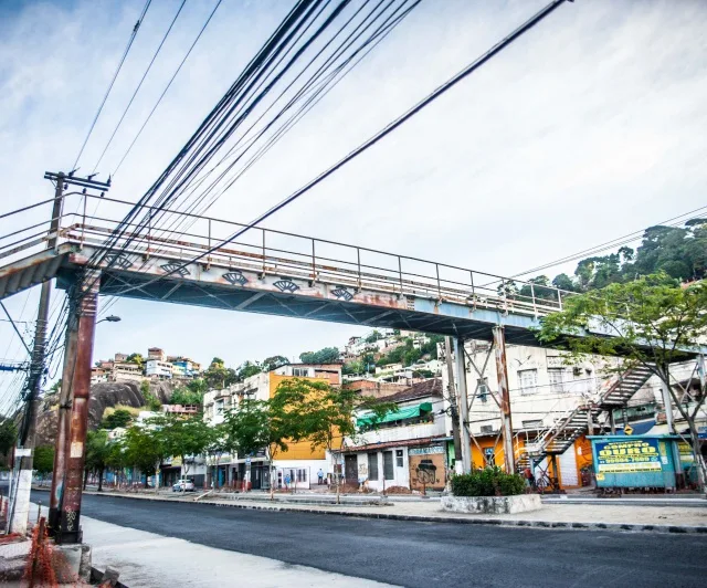 Passarela de Pedestres na Avenida Vitória que será leiloada