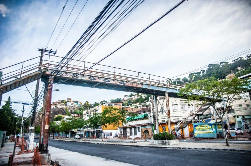 Passarela de Pedestres na Avenida Vitória que será leiloada