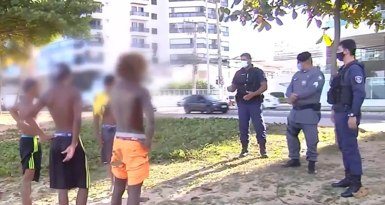 Aglomeração: agentes da Guarda e policiais militares fiscalizam diversos pontos em Vila Velha